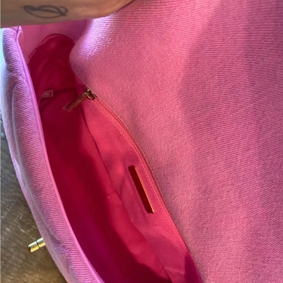 Adorable denim pink Chanel bag - Picture 10 of 11